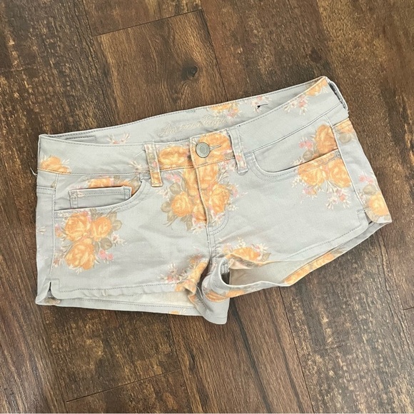 AE Floral Denim Shortie size 8 - Picture 1 of 3